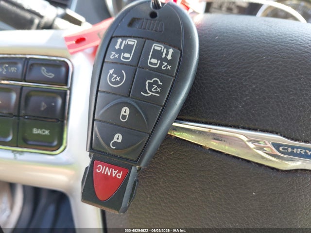 Chrysler Town & Country Touring-l