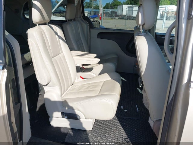Chrysler Town & Country Touring-l