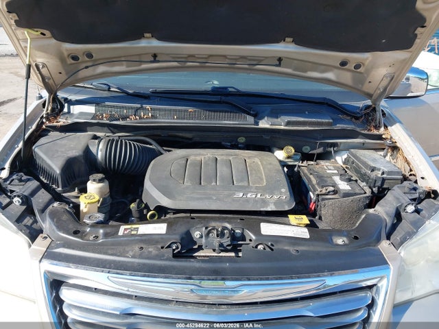 Chrysler Town & Country Touring-l