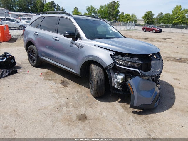 Salvage Kia Sorento Image