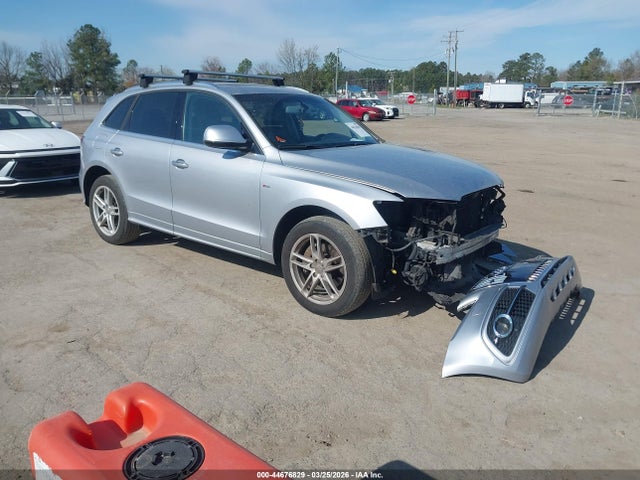 Salvage Audi Q5 Image