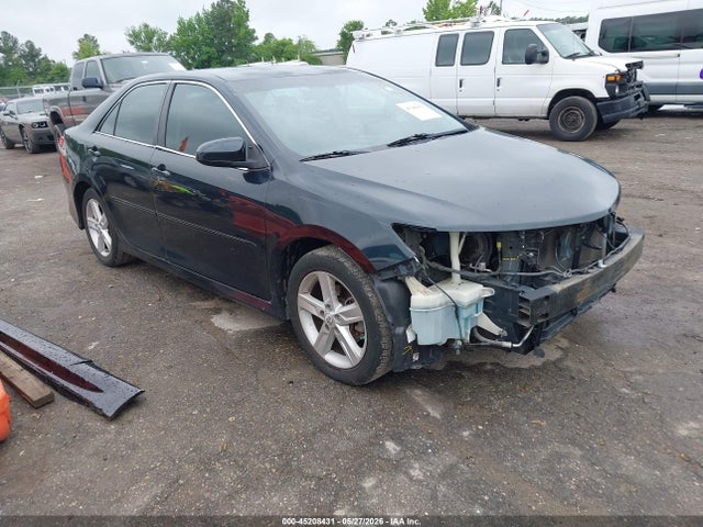 Salvage Toyota Camry Image