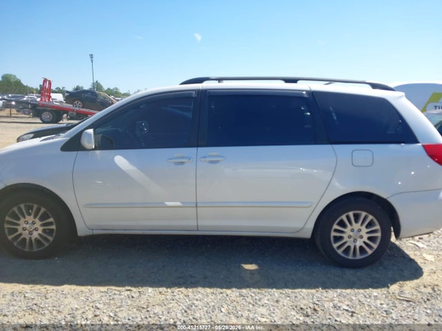 Toyota Sienna Xle