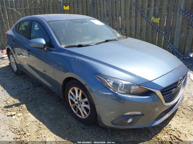 Salvage Mazda Mazda3 Image