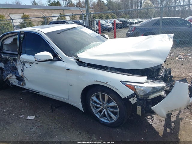 INFINITI Q50 3.0t Premium