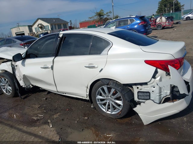 INFINITI Q50 3.0t Premium