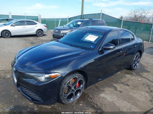 Alfa Romeo Giulia Veloce Awd