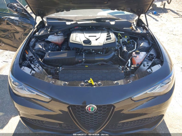 Alfa Romeo Giulia Veloce Awd