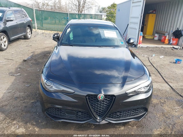 Alfa Romeo Giulia Veloce Awd