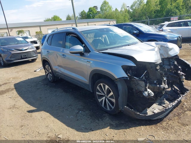 Salvage Volkswagen Taos Image