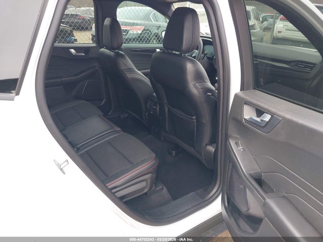 Ford Escape St-line