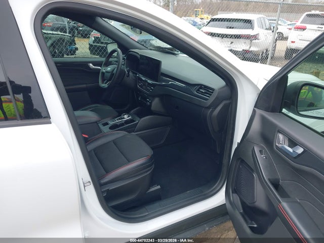 Ford Escape St-line