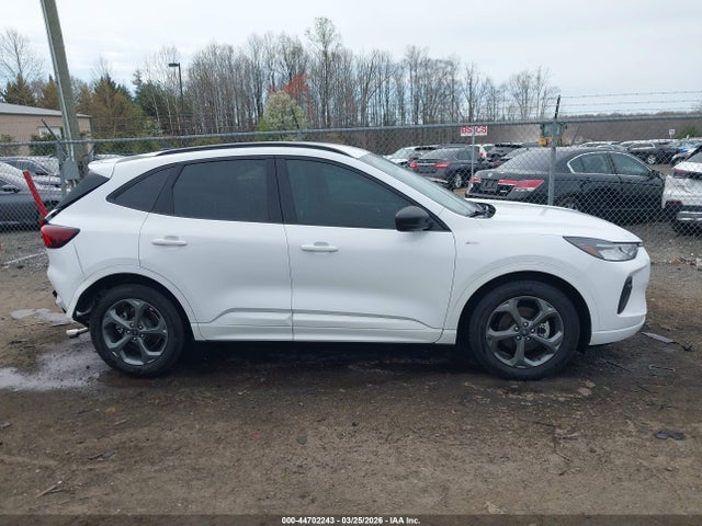 Ford Escape St-line
