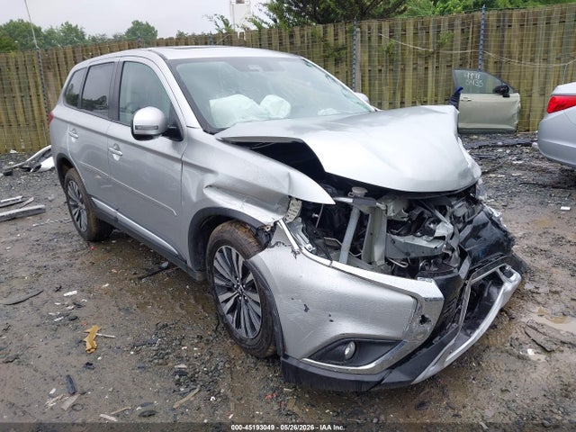 Salvage Mitsubishi Outlander Image