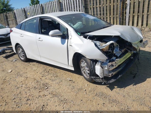 Salvage Toyota Prius Image