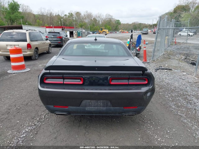 Dodge Challenger Sxt