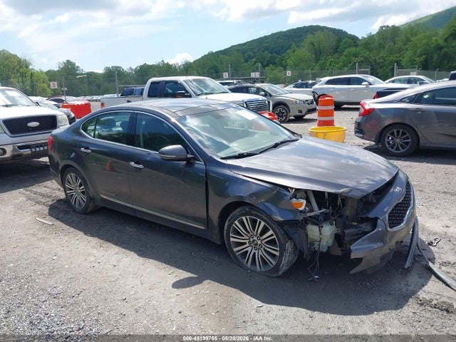 Salvage Kia Cadenza Image