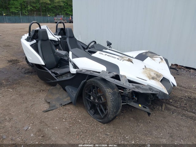 Salvage Polaris Slingshot Image