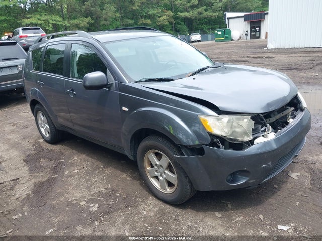 Salvage Mitsubishi Outlander Image