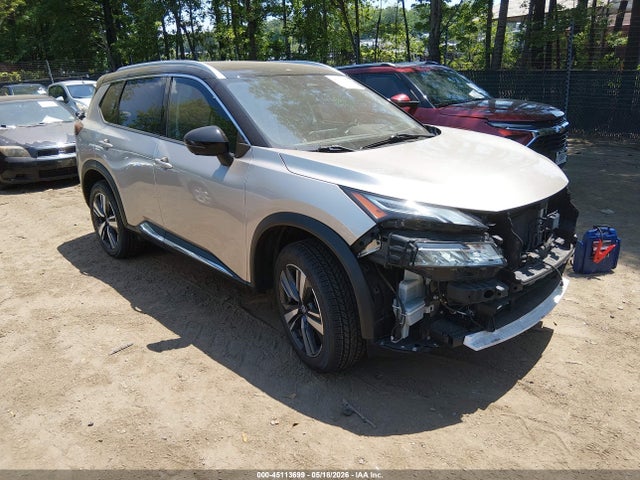 Salvage Nissan Rogue Image