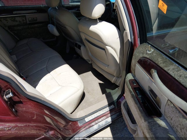 Lincoln Towncar Cartier