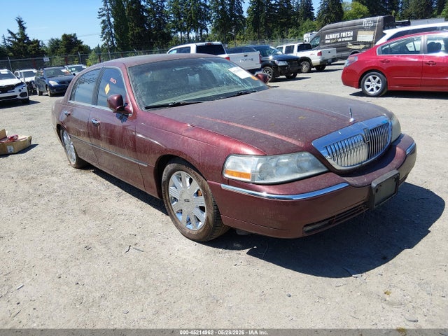 Salvage Lincoln Towncar Image