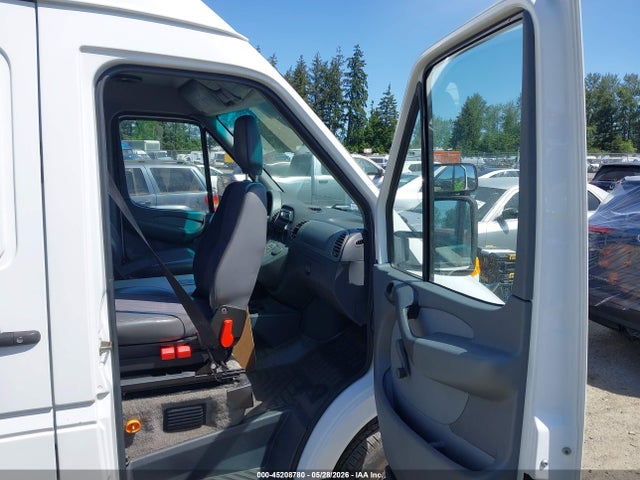 Dodge Sprinter Van 2500