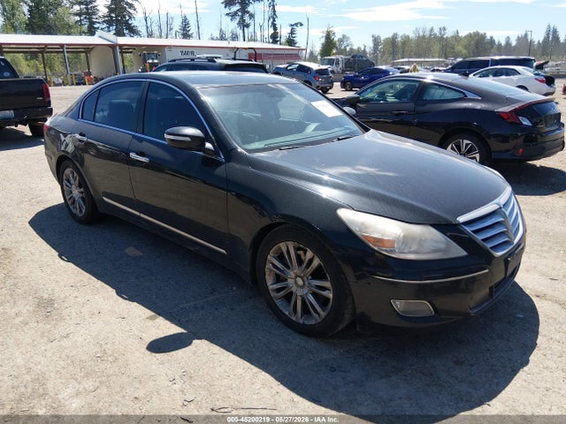 Salvage Hyundai Genesis Image