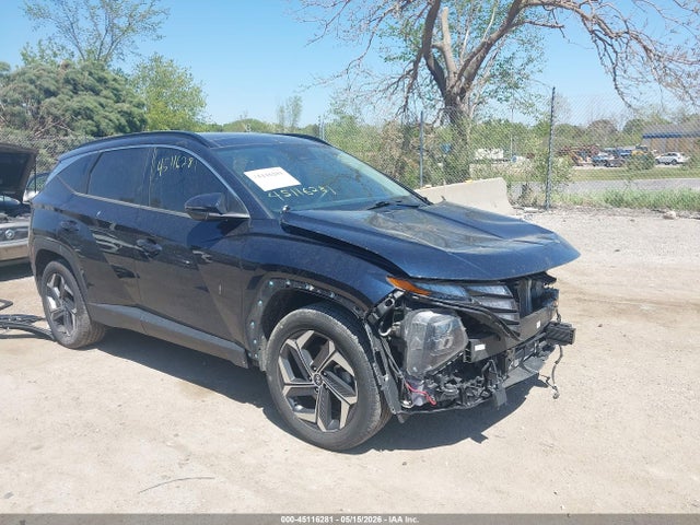 Salvage Hyundai TUCSON Image