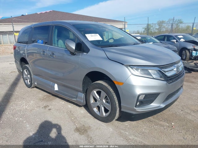 Salvage Honda Odyssey Image