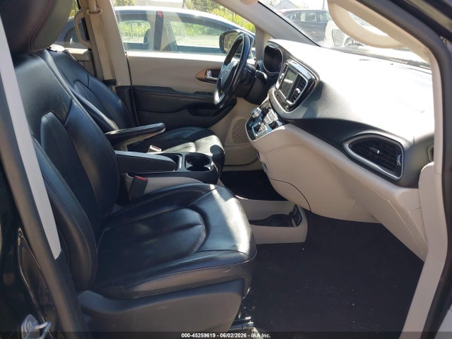Chrysler Pacifica Touring L