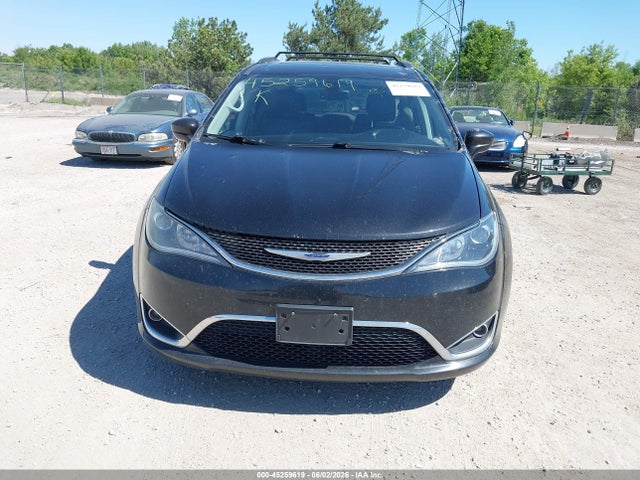 Chrysler Pacifica Touring L