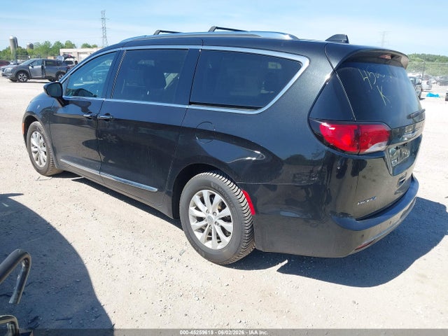 Chrysler Pacifica Touring L