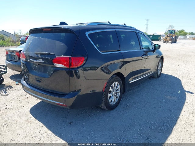 Chrysler Pacifica Touring L