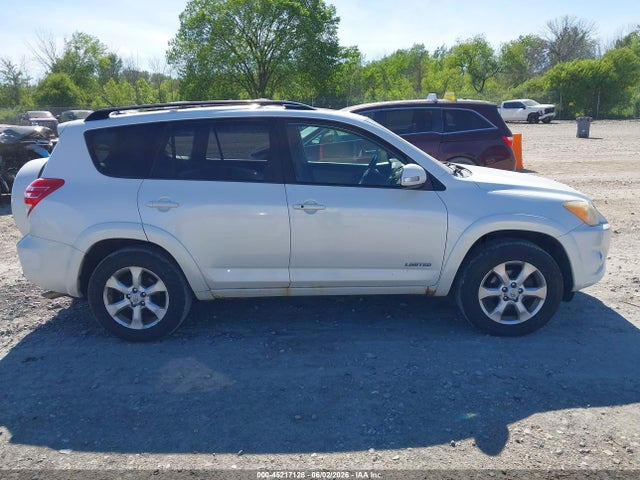 Toyota RAV4 Limited V6