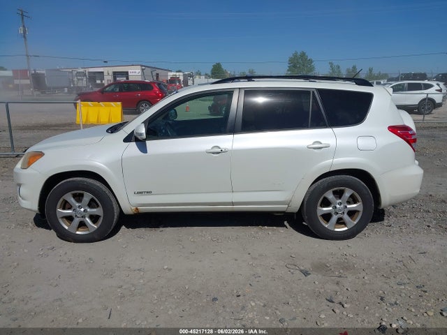Toyota RAV4 Limited V6