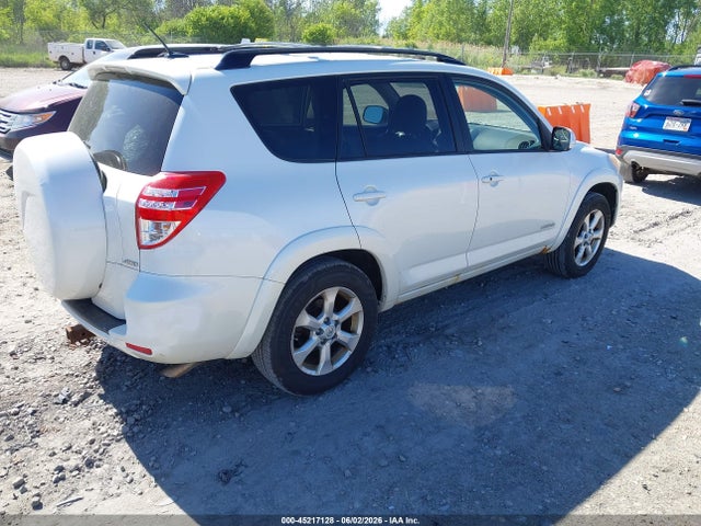 Toyota RAV4 Limited V6