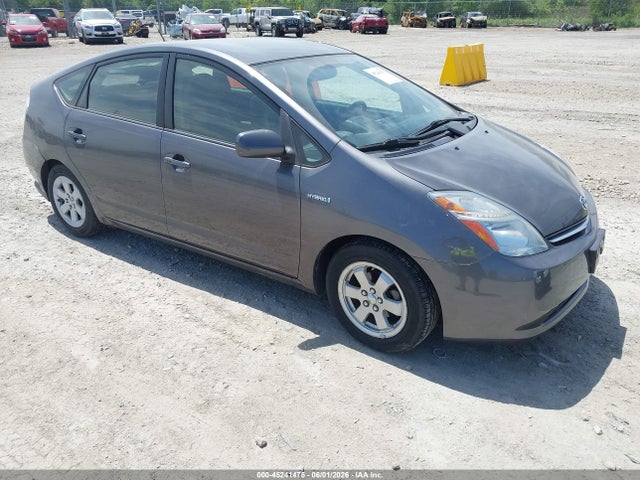 Salvage Toyota Prius Image