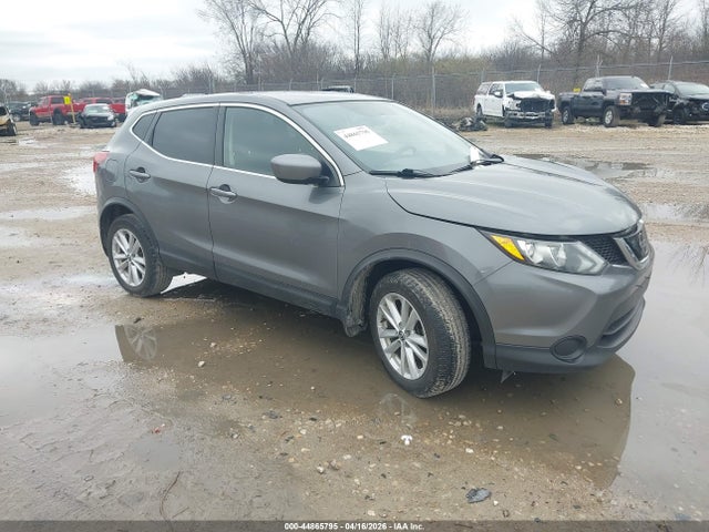 Salvage Nissan Rogue Image