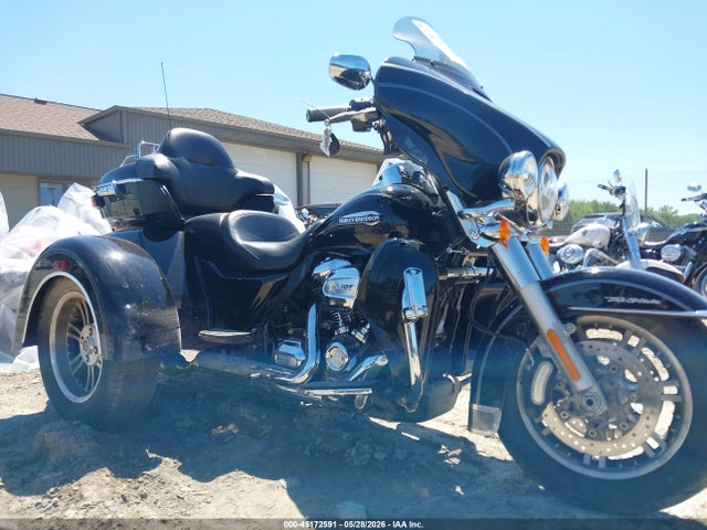 Salvage Harley-Davidson Flhtcutg Image