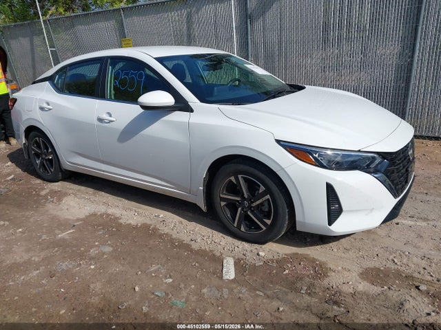 Salvage Nissan Sentra Image