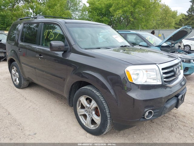 Salvage Honda Pilot Image