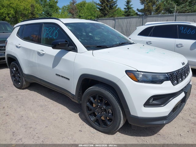 Salvage Jeep Compass Image