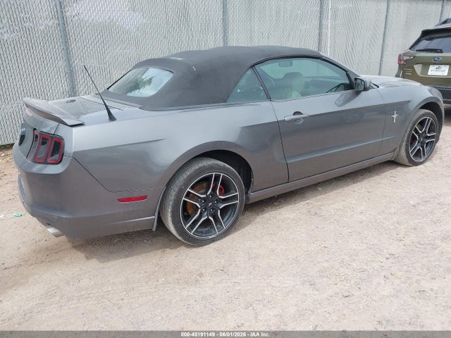 Ford Mustang V6 Premium