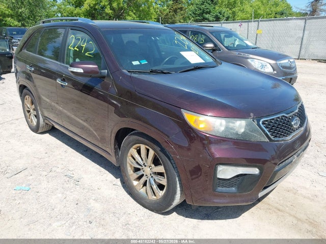 Salvage Kia Sorento Image