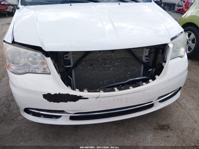 Chrysler Town & Country Touring