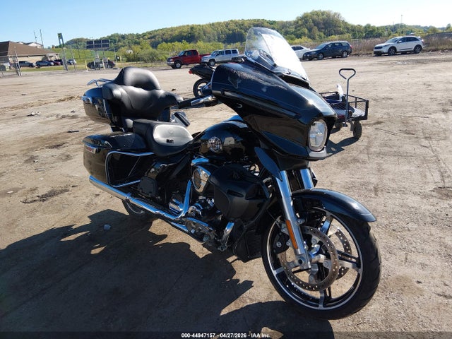 Salvage Harley-Davidson Flhxu Image