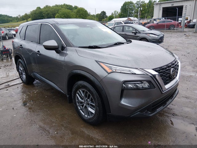 Salvage Nissan Rogue Image