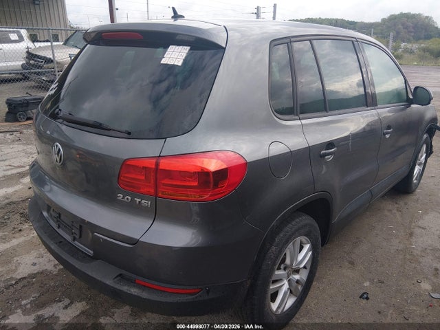 Volkswagen Tiguan S