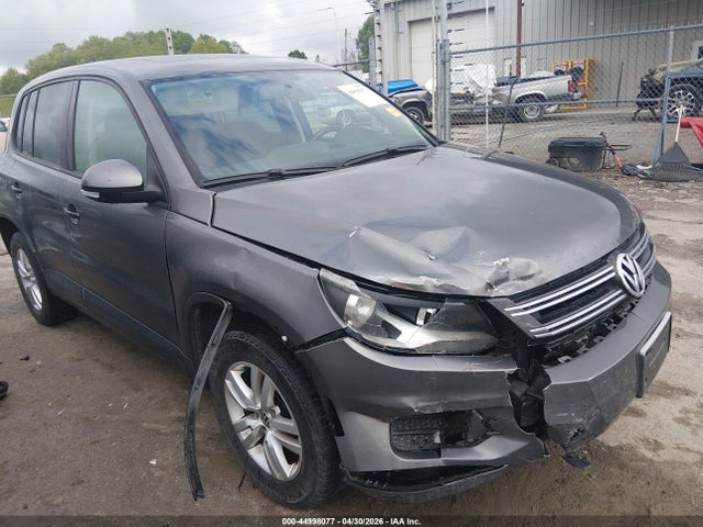 Salvage Volkswagen Tiguan Image